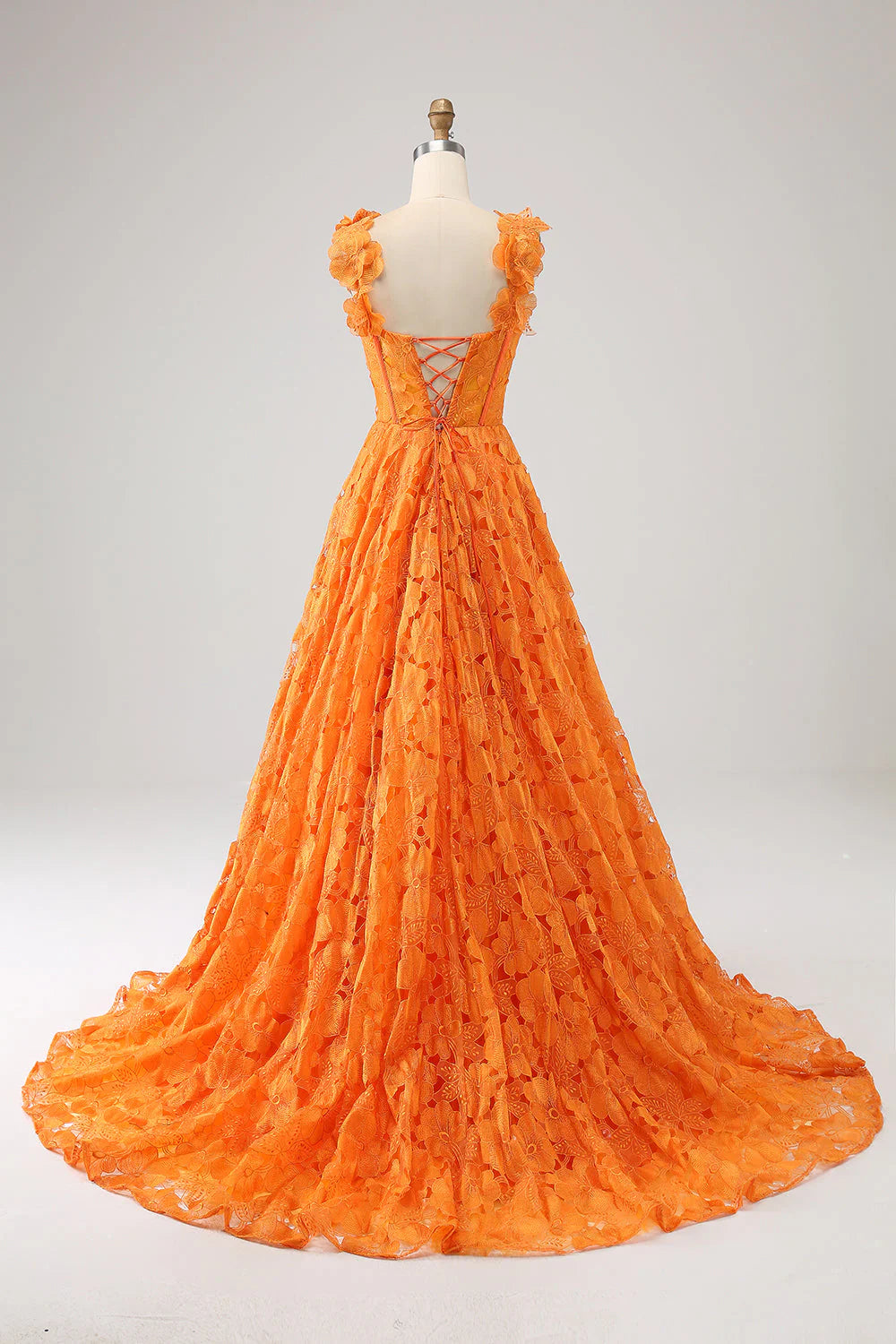 Vestido de fiesta largo de encaje floral con abertura y mangas descubiertas en forma de A